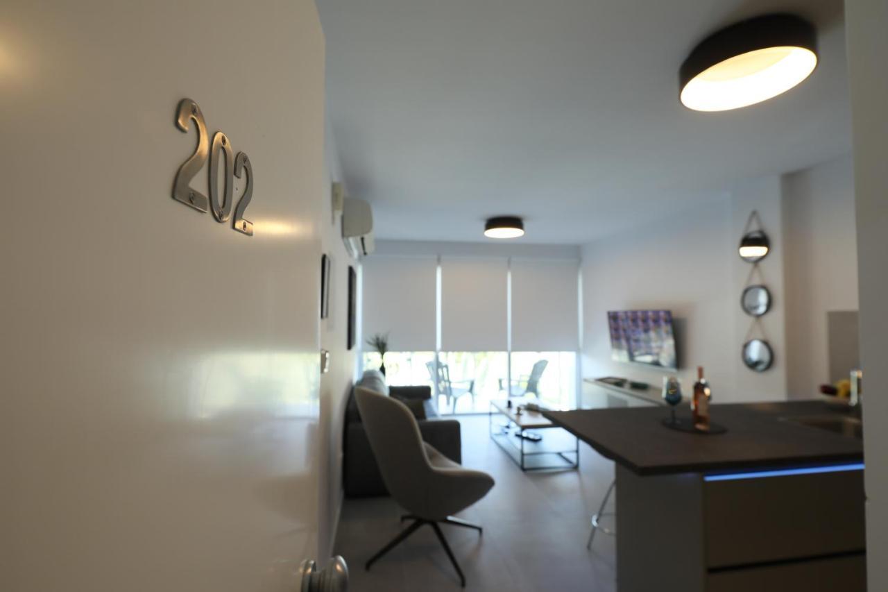 Lovely Cozy One Bedroom Suite With Pool プロタラス エクステリア 写真
