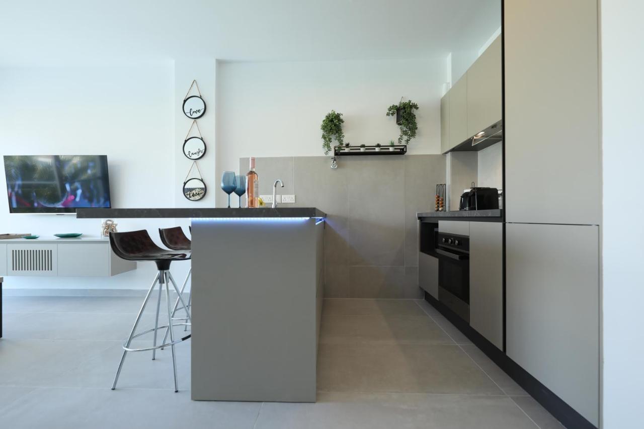 Lovely Cozy One Bedroom Suite With Pool プロタラス エクステリア 写真