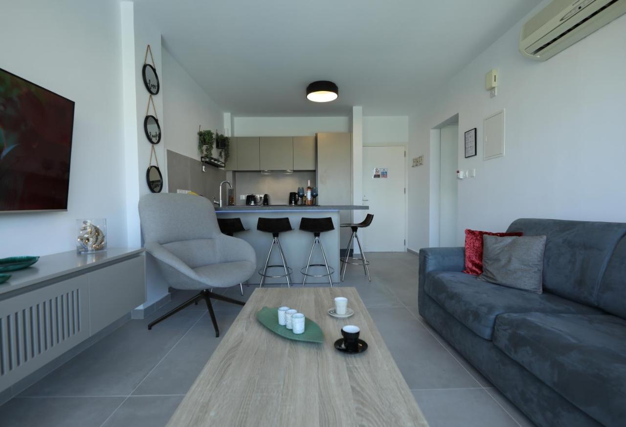 Lovely Cozy One Bedroom Suite With Pool プロタラス エクステリア 写真
